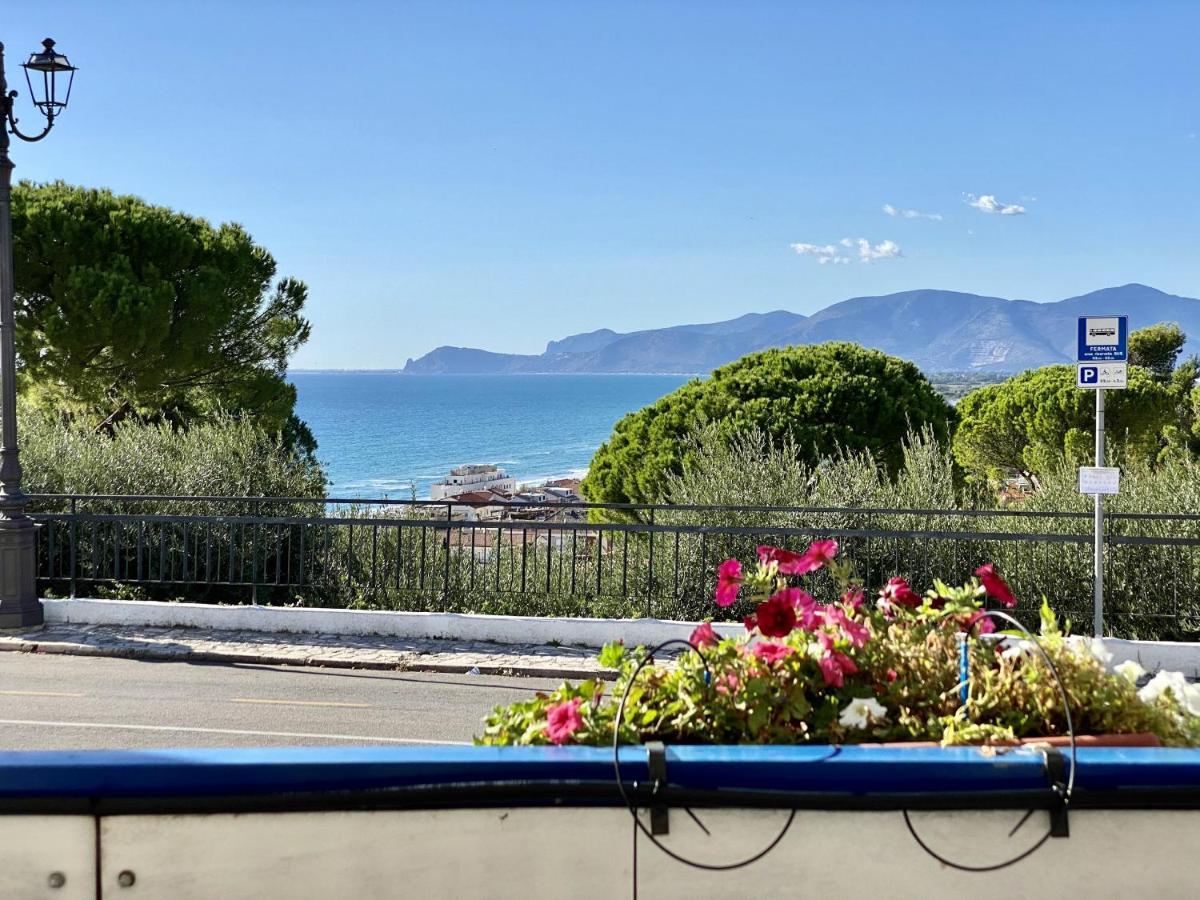 Holidaycasa Mike - Con Terrazzo Vista Mare 斯佩隆加 外观 照片