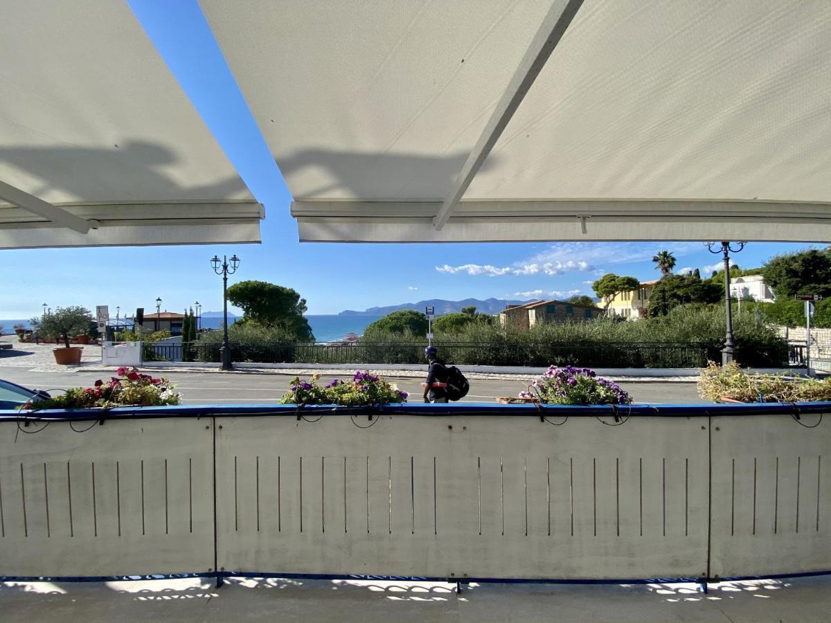 Holidaycasa Mike - Con Terrazzo Vista Mare 斯佩隆加 外观 照片