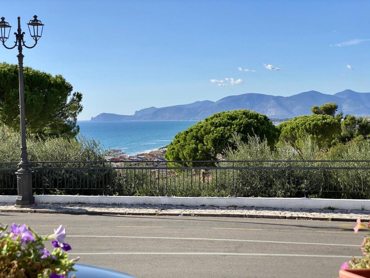 Holidaycasa Mike - Con Terrazzo Vista Mare 斯佩隆加 外观 照片