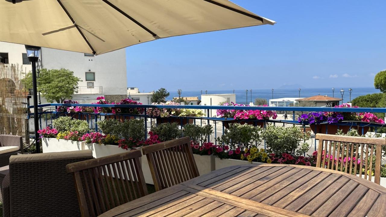 Holidaycasa Mike - Con Terrazzo Vista Mare 斯佩隆加 外观 照片